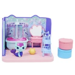 SPIN MASTER Gabby's Dollhouse - Deluxe-Raum - Badezimmer Mit MerCat-Figur -Kinderspielzeug Verkauf 246013 778988374108 spin master gabby s dollhouse badezimmer 01
