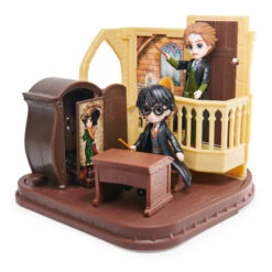 SPIN MASTER Harry Potter - Klassenzimmer - Minis-Spielset -Kinderspielzeug Verkauf 246875 778988444931 spin master set klassenzimmer harry potter 02